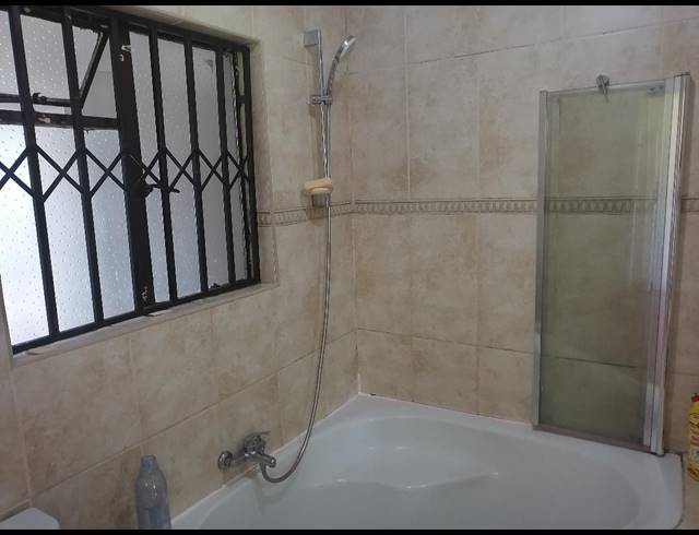 4 bed property to rent in KIBLER PARK